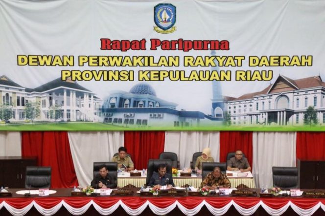 
					DPRD Mulai Bahas Perda Retribusi dan Pajak