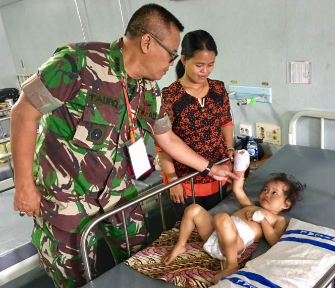 
					Satgas Kesehatan TNI Obati 1576 Warga Tarempa dan Jemaja