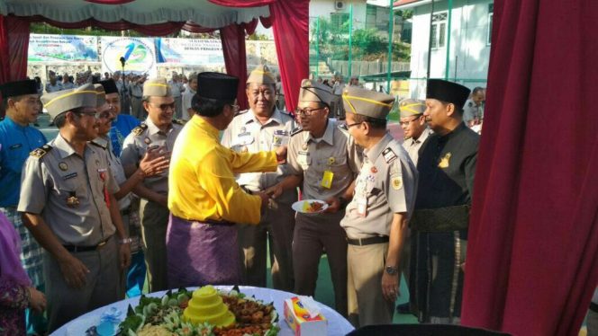 
					HUT Agraria, Disdik Kepri Terima Sertifikat Hak Pakai dari BPN