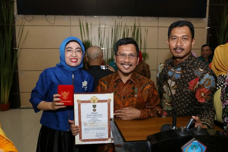 Sekdaprov Ajak Sukseskan Program KB di Kepri Sekdaprov Ajak Sukseskan Program KB di Kepri