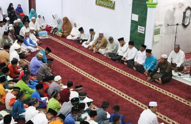 
					36.250 Anak Bintan Bersholawat dan Mengaji Tiap Malam Jumat