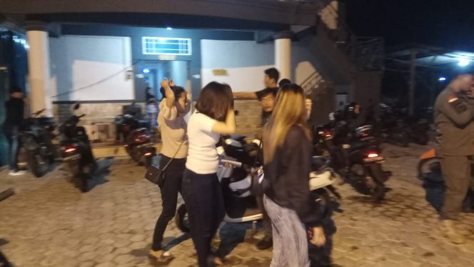 
					10 Orang Terciduk Satpol PP di Kosan