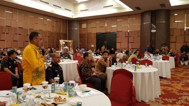 
					Bupati Lingga, Alias Wello saat mengikuti Focus Group Discussion (FGD) Pengembangan Hortikultura Untuk Peningkatan Ekspor dan Ekonomi Daerah di Hotel Aston Madiun, Jawa Timur, Senin (12/8/2019).