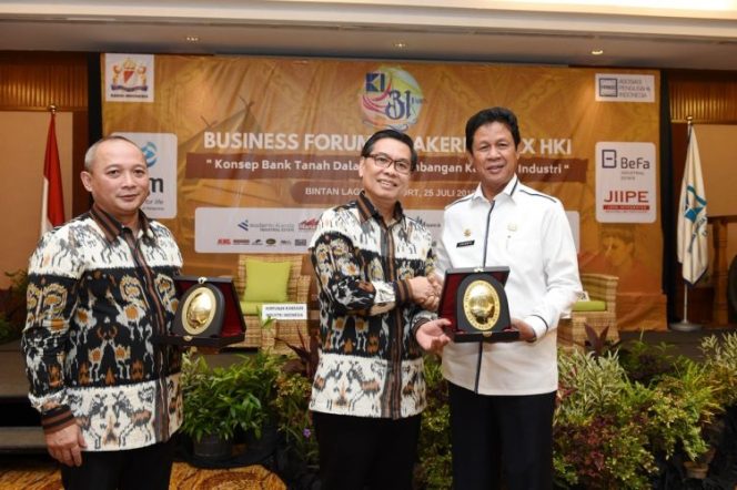
					Plt Gubernur Kepri Hadiri Business Forum dan Rakernas HKI ke-20
