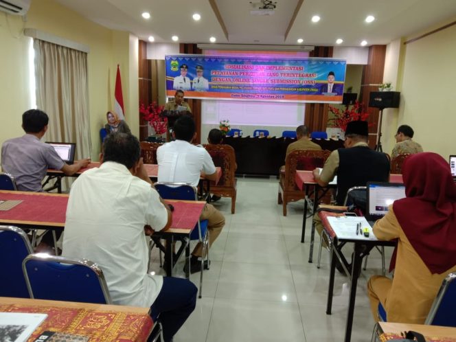 
					PMPTSPP Lingga Gelar Sosialisasi Pelayanan Perizinan Terintegrasi OSS