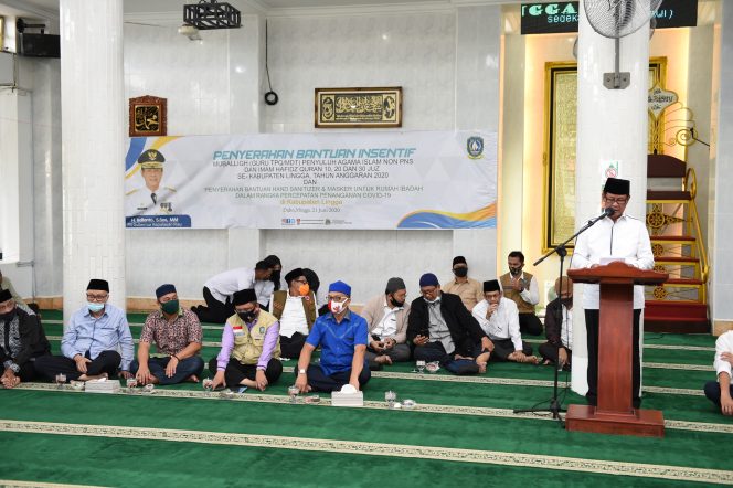 
					Isdianto Serahkan Bantuan Insentif Untuk 766 Mubaligh di Kabupaten Lingga