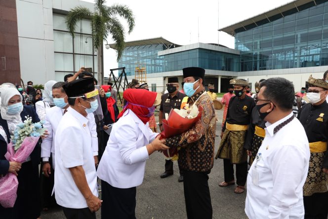 
					Tiba di Tanjungpinang, Isdianto Disambut Doa dan Restu