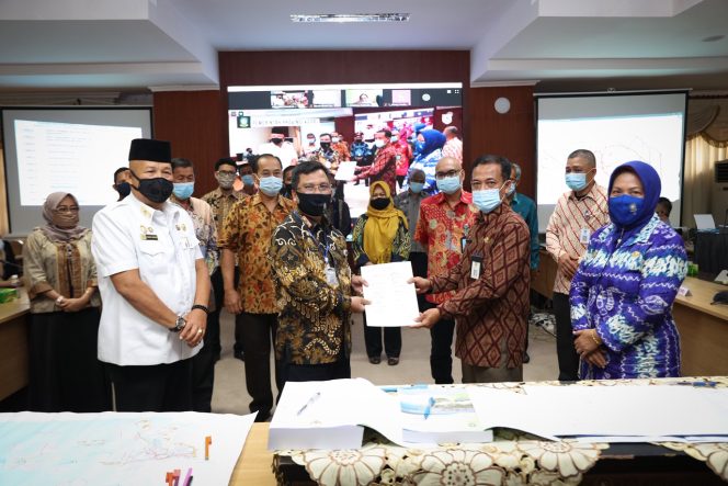 
					Arif Ingin Perda RZWP3K Segera Selesai