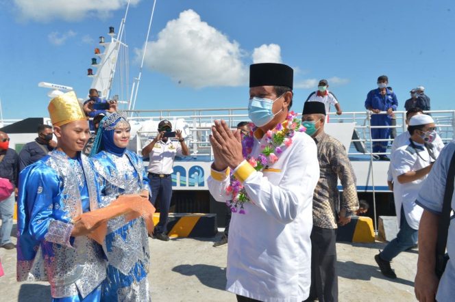 
					Kunker Keliling Pulau, Isdianto Mengawali Kunjungannya ke Pulau Subi