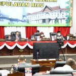 Plt.Gubernur Sampaikan Ranperda LKPJ-APBD 2019 Ke DPRD Kepri Plt.Gubernur Sampaikan Ranperda LKPJ-APBD 2019 Ke DPRD Kepri