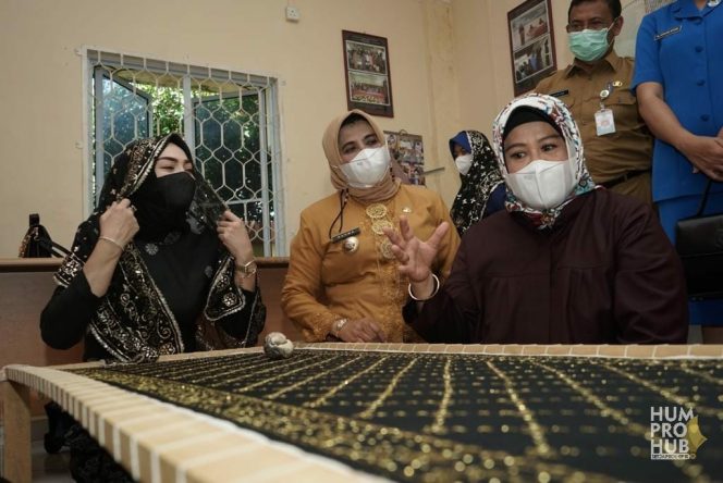 
					Bantu Ketahanan Ekonomi Keluarga