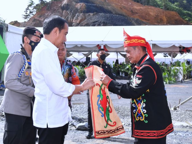 
					Presiden Joko Widodo Saat Tiba di Kabupaten Malinau, Provinsi Kalimantan Utara