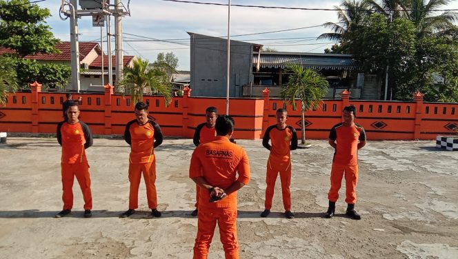
					Persiapan Tim Basarnas Maumere Untuk Melakukan Pencarian Terhadap Bamabang. 