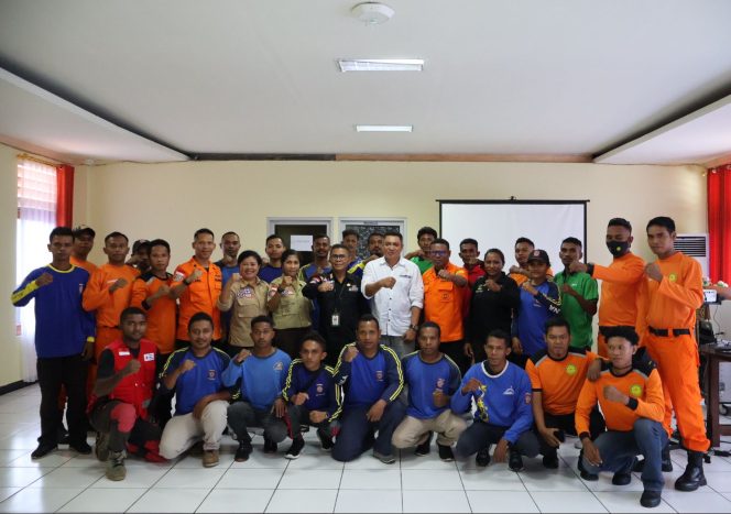 
					Photo Bersama Tim Basarnas Maumere Dengan Tagana Kabupaten Sikka. 