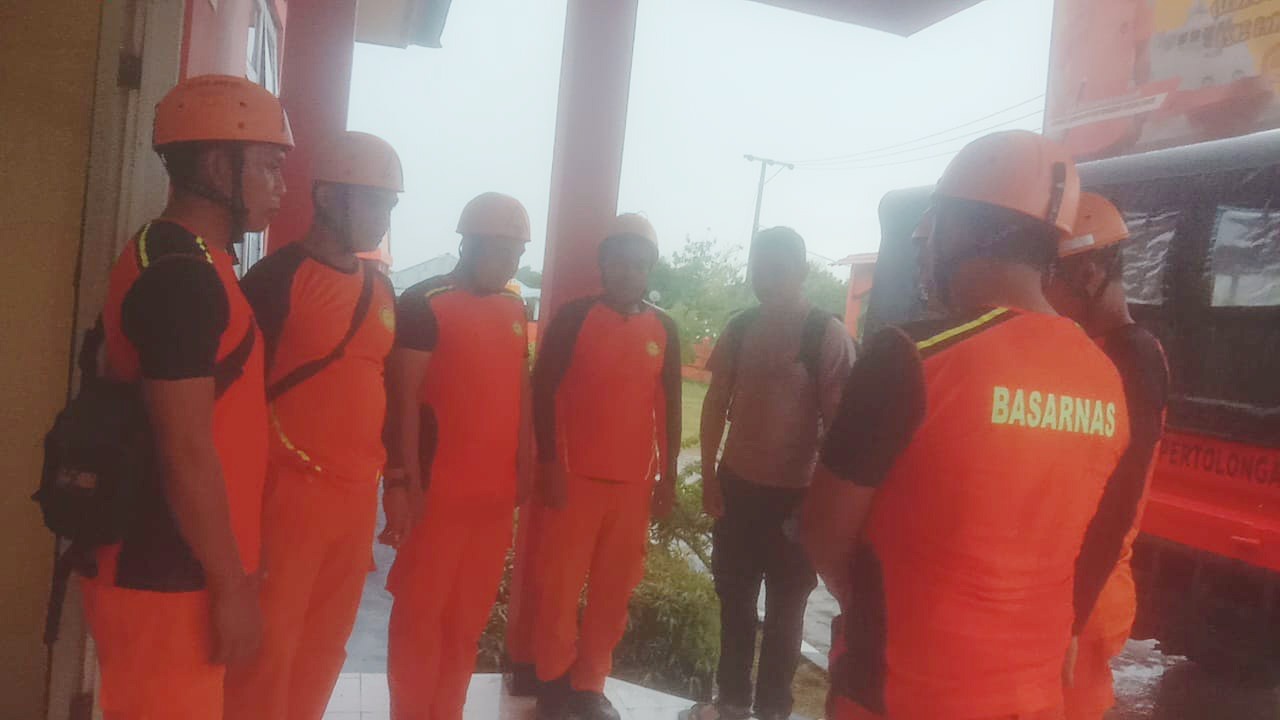 Hendak Pulang Dari Pasar, Seorang Ibu di Mbeliling Manggarai Barat Terseret Banjir Sungai Wae Jare Hendak Pulang Dari Pasar, Seorang Ibu di Mbeliling Manggarai Barat Terseret Banjir Sungai Wae Jare