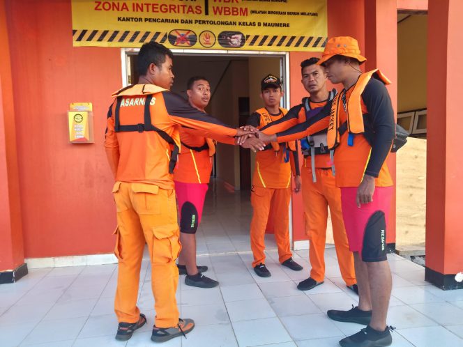 
					Kapal Tenggelam di Pulau Komodo, Tim SAR Lakukan Pencarian 7 Penumpang