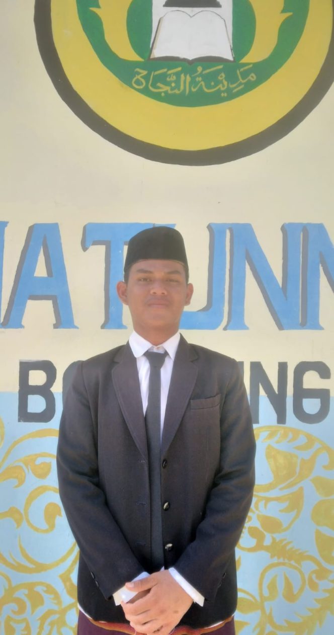 
					Fajri, pelajar dari Madrasyah Aliyah (MA) Pondok Pesantren (Ponpes) Madinatunnajah Kabupaten Natuna berhasil meraih juara 1 dalam Kompetisi Sains Madrasah (KSM) tingkat Provinsi Kepri. 