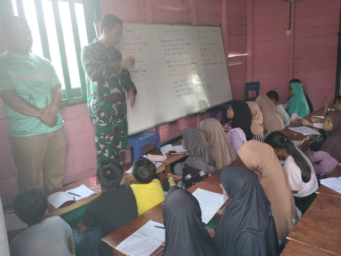 
					Semarak TMMD Ke-118, Dandim 0318/Natuna Beri Motivasi Para Pelajar