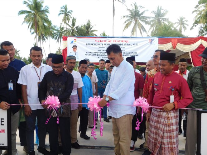
					Pemotongan Pita Sebagai Tanda Diresmikannya SPBU Kompak Satu Harga. 