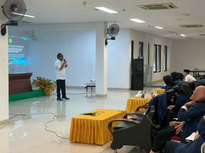 
					Kasat Reskrim Polres Natuna Saat Berikan Kuliah Umum Kepada Sejumlah Mahasiswa STAI Natuna. 
