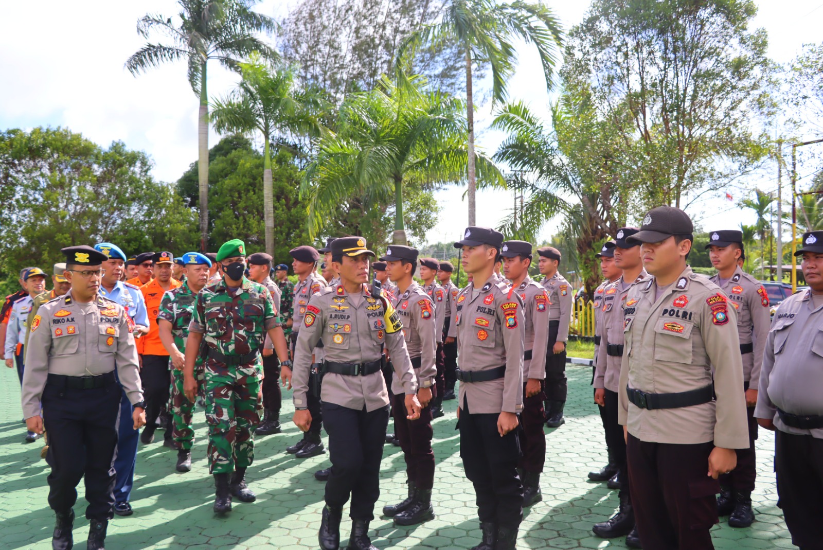 Wujudkan Rasa Aman Jelang Nataru, Polres Natuna Gelar Apel Gabungan Wujudkan Rasa Aman Jelang Nataru, Polres Natuna Gelar Apel Gabungan