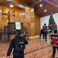 Berikan Rasa Aman Saat Natal, Subsatgas Brimob dan Samapta Polres Natuna Lakukan Sterilisasi Gereja