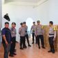 Kapolres Natuna Cek Kedatangan Surat Suara di Gudang Logistik KPU