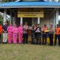 Tinjau Pos Pengamanan Nataru, Kapolres Natuna Serahkan Bingkisan Kepada Personil Jaga
