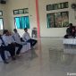 Babinsa Koptu Dhanu Irfianto Hadiri Pelantikan KPPS Desa Sabang Mawang