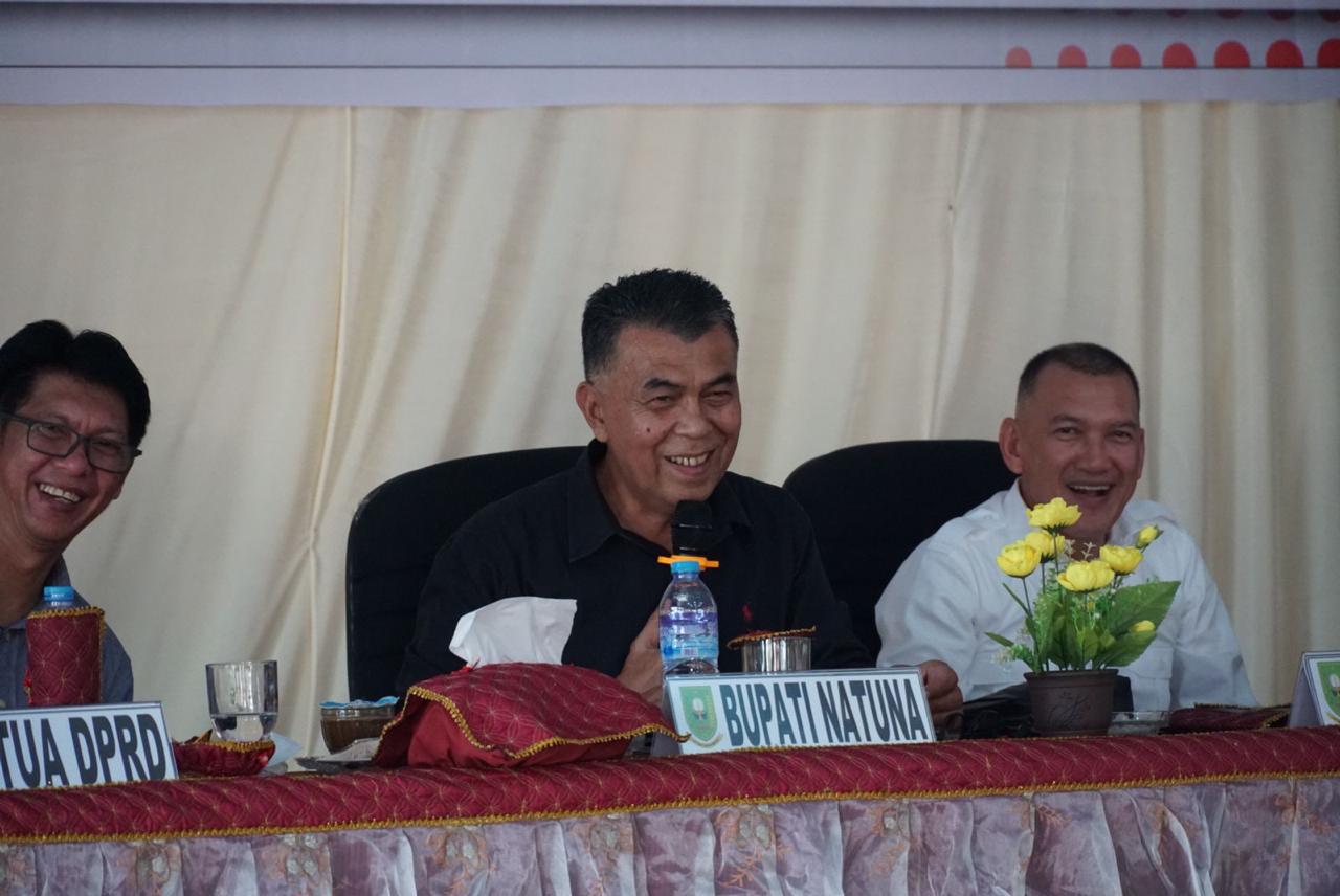 Bupati dan Wabup Natuna Hadiri Musrenbang Kecamatan Pulau Tiga Barat Bupati dan Wabup Natuna Hadiri Musrenbang Kecamatan Pulau Tiga Barat
