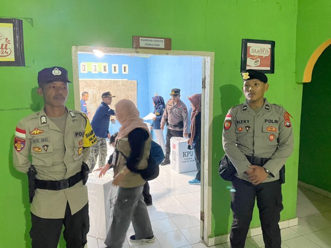 
					Logistik Pemilu Tiba di Midai, Polsek Lakukan Pengamanan dan Pengawalan Menuju PPK