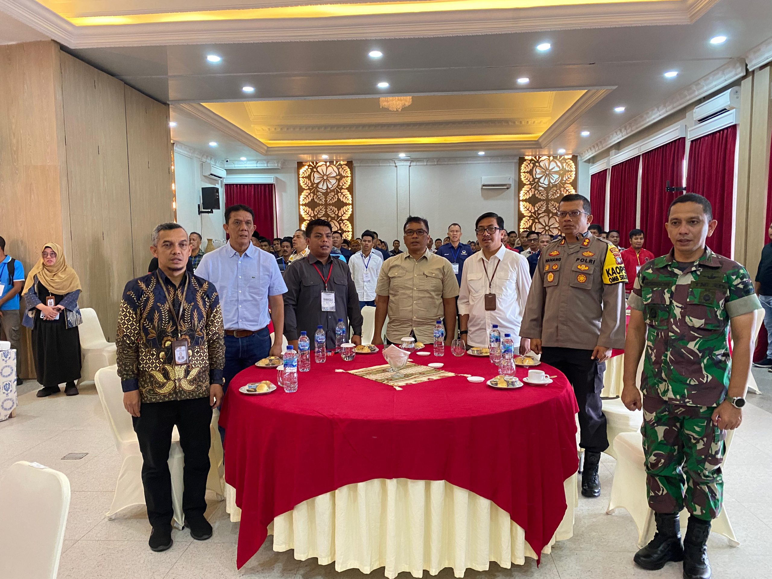 Polres Natuna Kawal Ketat Rekapitulasi Perhitungan Suara Tingkat Kabupaten Polres Natuna Kawal Ketat Rekapitulasi Perhitungan Suara Tingkat Kabupaten