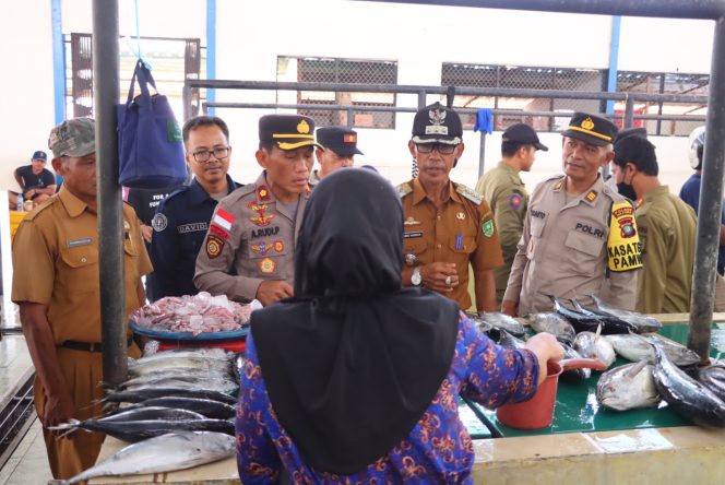 
					Wakapolres Natuna Pastikan Stok Bahan Pokok Aman Jelang Bulan Suci Ramadhan 1445 H