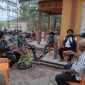 Babinsa Serda Suwarno : Pedagang Rumah Makan di Pulau Serasan Selama Ramadhan di Tutup