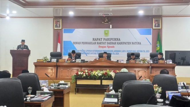 
					Suasana Sidang Rapat Paripurna Yang Berlangsung Hikmat. 