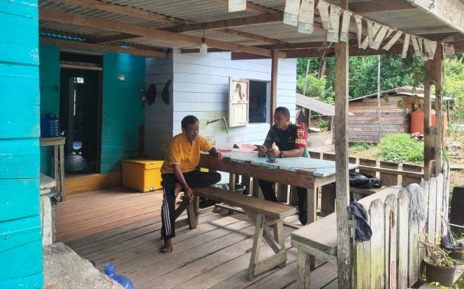 
					Babinsa Koramil 03/Sedanau Terus Tingkatkan Komsos Dengan Warga Binaan
