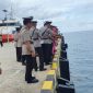 Kenang Jasa Para Pahlawan di HUT Bhayangkara Ke-78, Polres Natuna Gelar Tabur Bunga di Laut