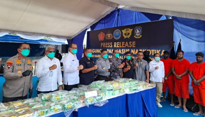 
					BNNP Kepri Amankan 106 Kg Sabu di Perairan Karimun, Rabu (17/07/2024).