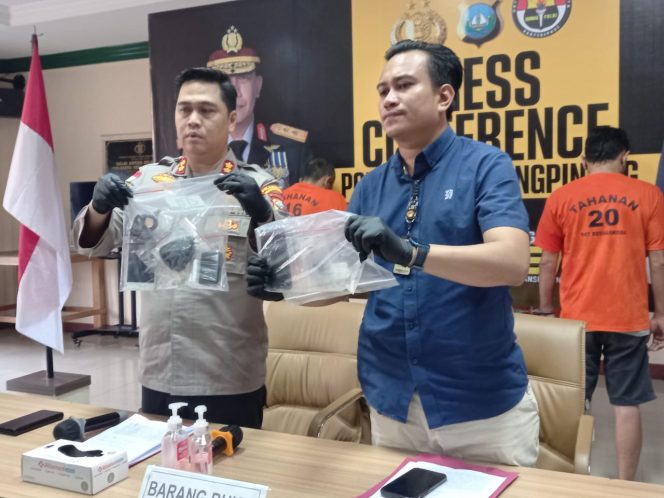 Saat Polisi menunjukkan barang bukti narkoba, Rabu, 14/08/2024(Istimewa,Kepri.info)