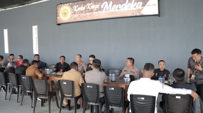 
					Polres Lingga Saat Silaturahmi bersama pemkab lingga, bawaslu dan kpu lingga, Senin (26/08/2024)-Humas Polres Lingga
