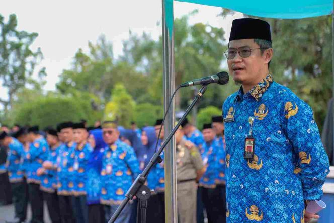 
					 Sekretaris Daerah (Sekda) Kota Tanjungpinang, Zulhidayat, memberikan klarifikasi terkait isu yang beredar, Senin (30/9/2024)-Diskominfo Tanjungpinang