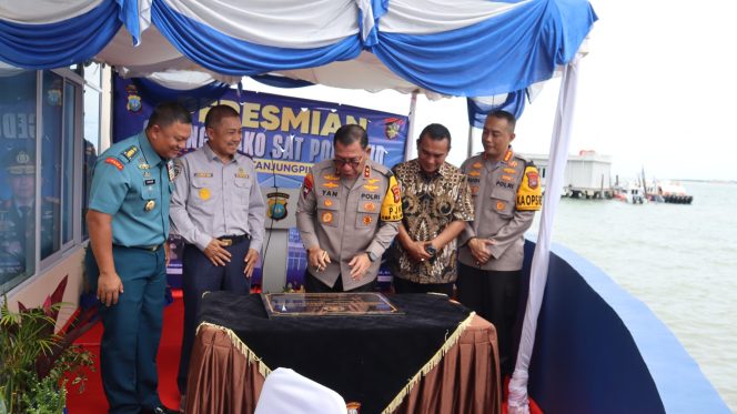 Kapolda Kepri Irjen Pol Yan Fitri Halimansyah saat meresmikan Gedung Baru Markas komando (Mako), Kamis (26/9/2024)-Hendrik
