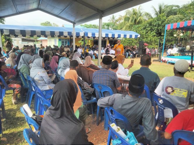 
					Ansar Ahmad saat Kampanye Dialogis di Penyengat, Sabtu (2/11/2024)-Hendrik