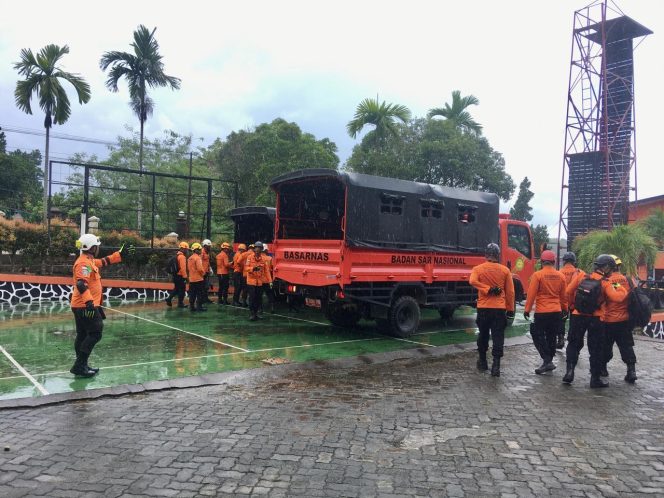 
					Basarnas Tanjungpinang saat latihan khusus, Kamis, (14/11/2024)-Hendrik