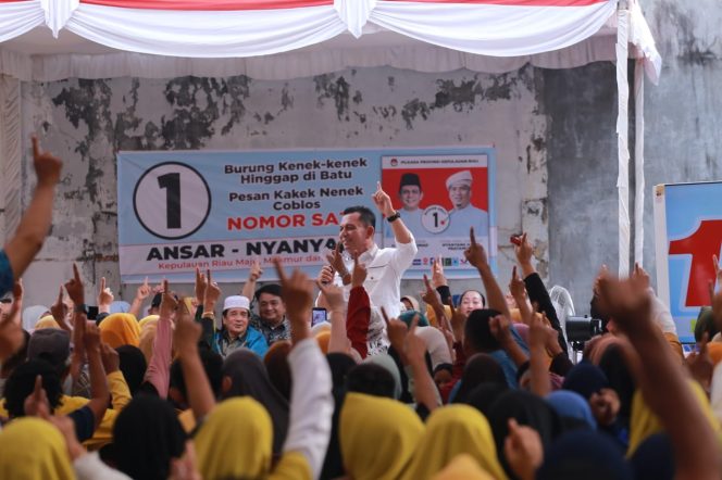 Calon Gubernur Kepri Ansar Ahmad saat kampanye, Jumat (15/11/2024)-Hendrik