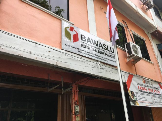 
					Kantor Bawaslu Tanjungpinang, Jumat (22/11/2024)-Hendrik