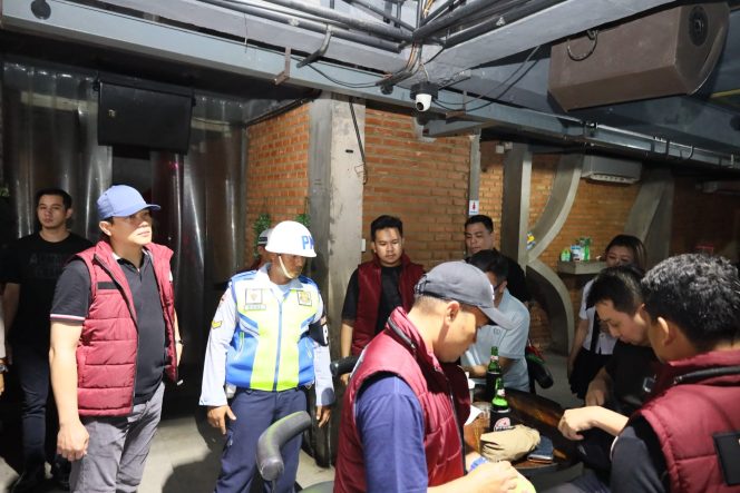 
					Tim gabungan saat operasi pekat seligi 2024 di Batam, Minggu (8/12/2024)-Humas Polda Kepri