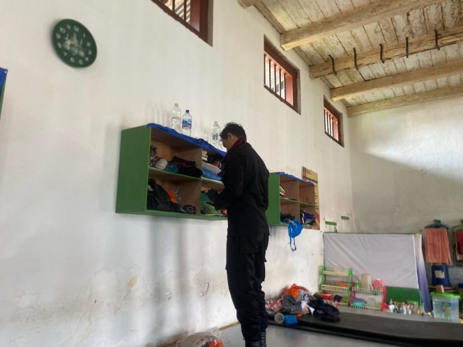 Rutan Tanjungpinang saat melakukan razia kamar, Senin (16/12/2024)-Rutan Tanjungpinang