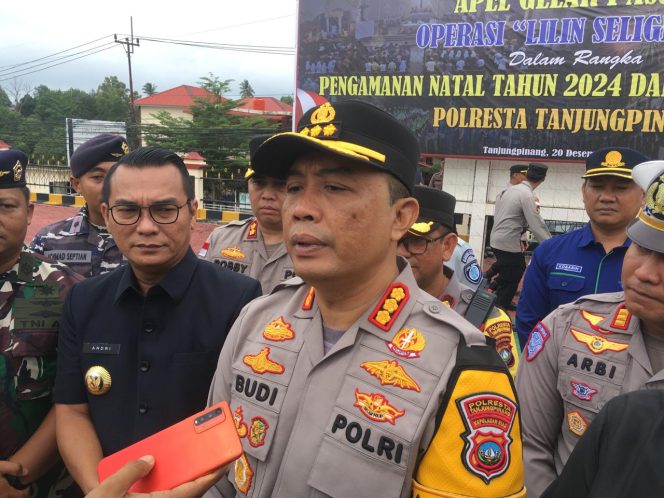 Kapolresta Tanjungpinang, Kombes Pol Budi Santosa saat diwawancara oleh awak media, Jumat (20/12/2024)-Hendrik