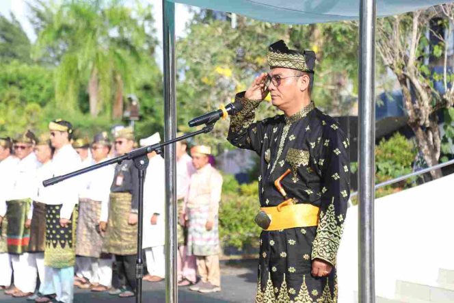 
					Penjabat (Pj.) Wali Kota Tanjungpinang, Andri Rizal, memimpin upacara, Senin (6/1/2025)-Diskominfo Tanjungpinang